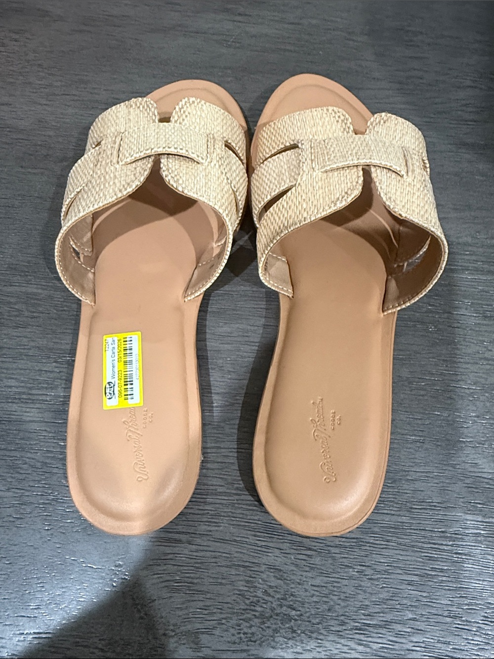 Women’s Carla Sandals with Memory Foam Insole - Universal Thread - Picture 6 of 8